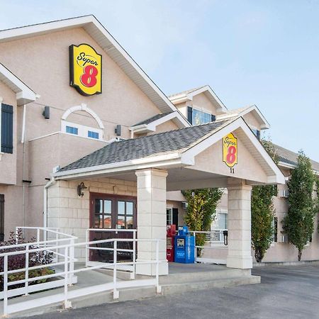 Hotel Super 8 By Wyndham Cochrane Esterno foto