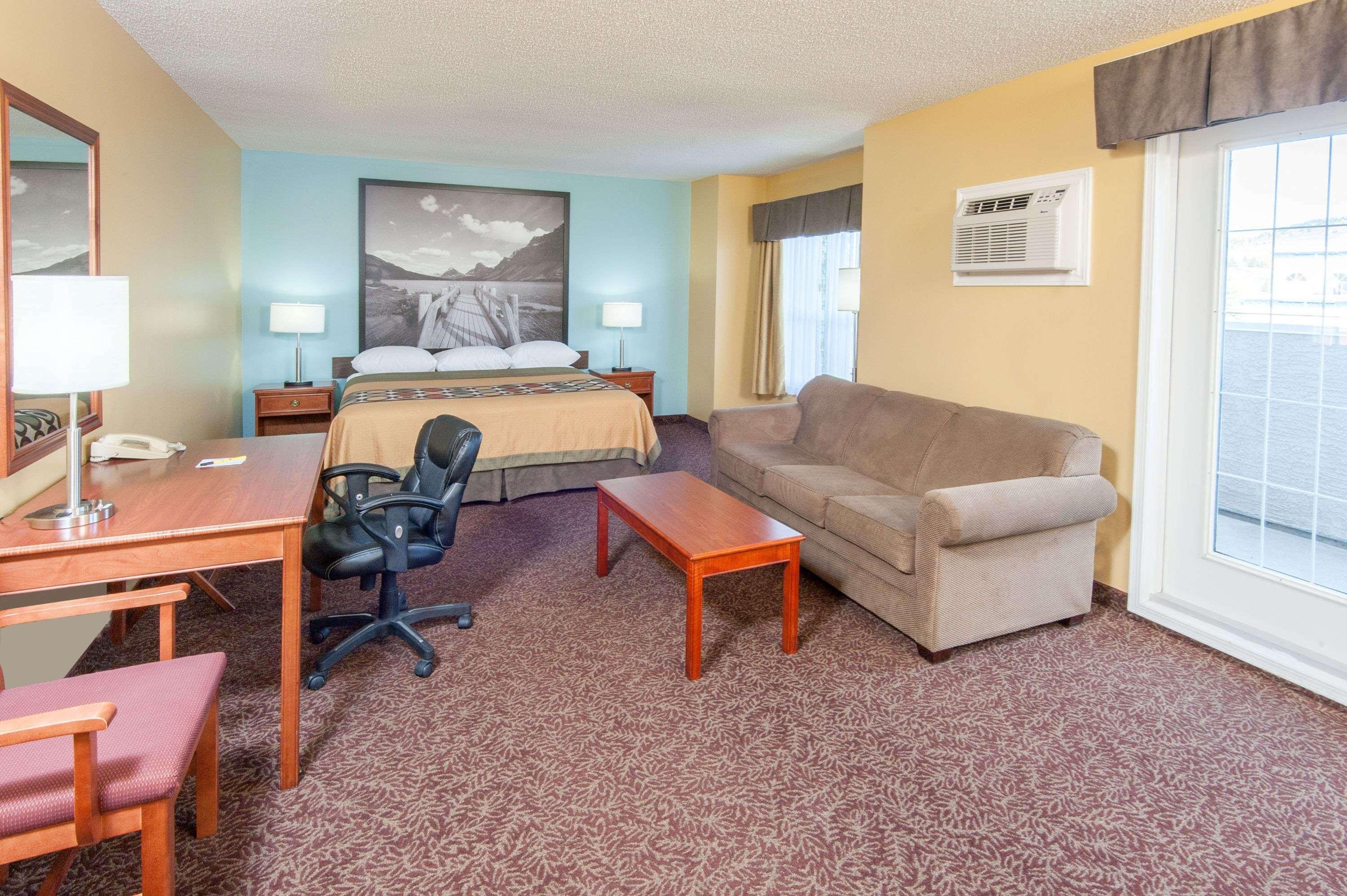 Hotel Super 8 By Wyndham Cochrane Esterno foto