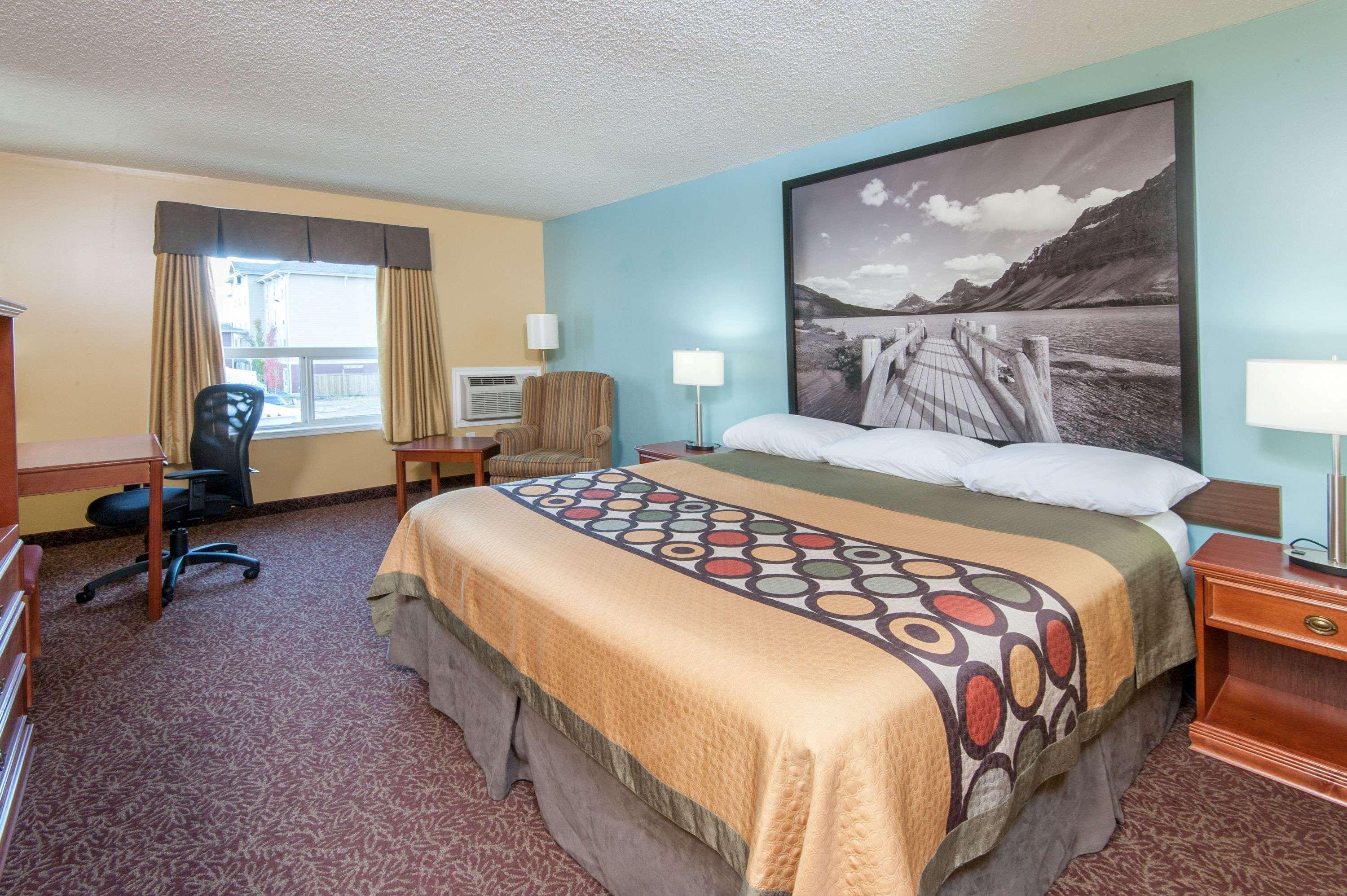 Hotel Super 8 By Wyndham Cochrane Esterno foto
