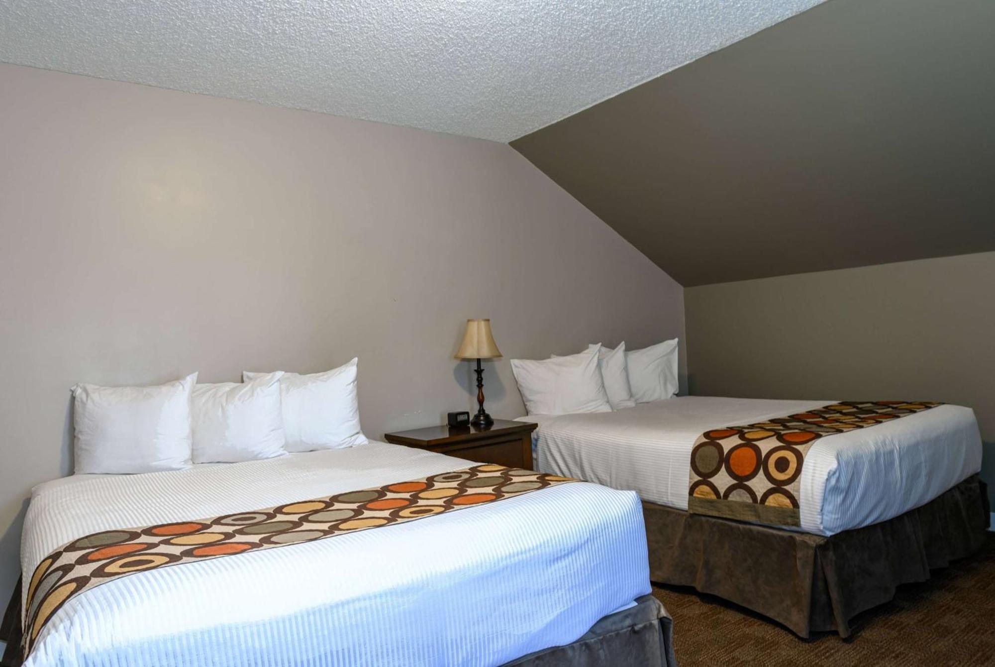 Hotel Super 8 By Wyndham Cochrane Esterno foto