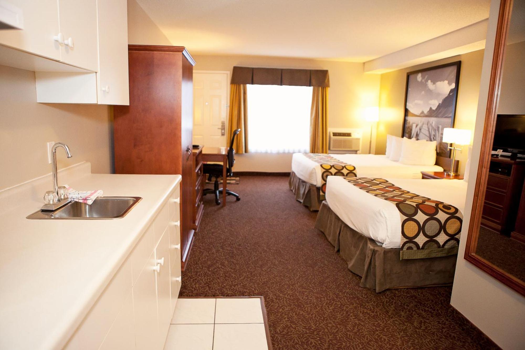 Hotel Super 8 By Wyndham Cochrane Esterno foto