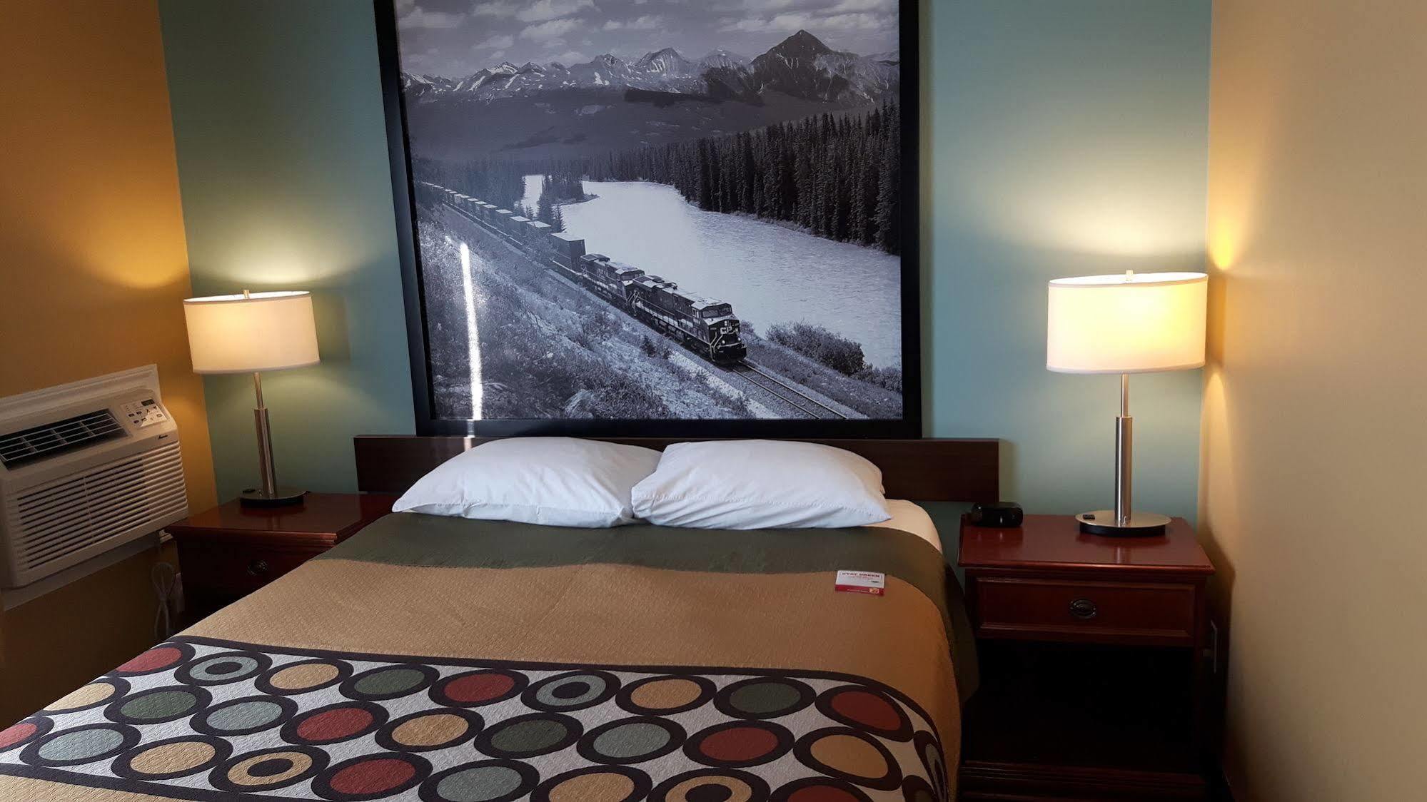 Hotel Super 8 By Wyndham Cochrane Esterno foto